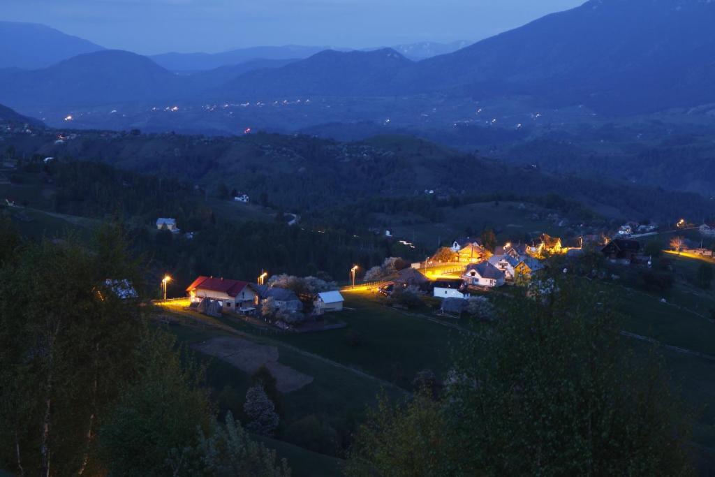 Nobillis - Carpathian Residence Pestera  Exterior photo